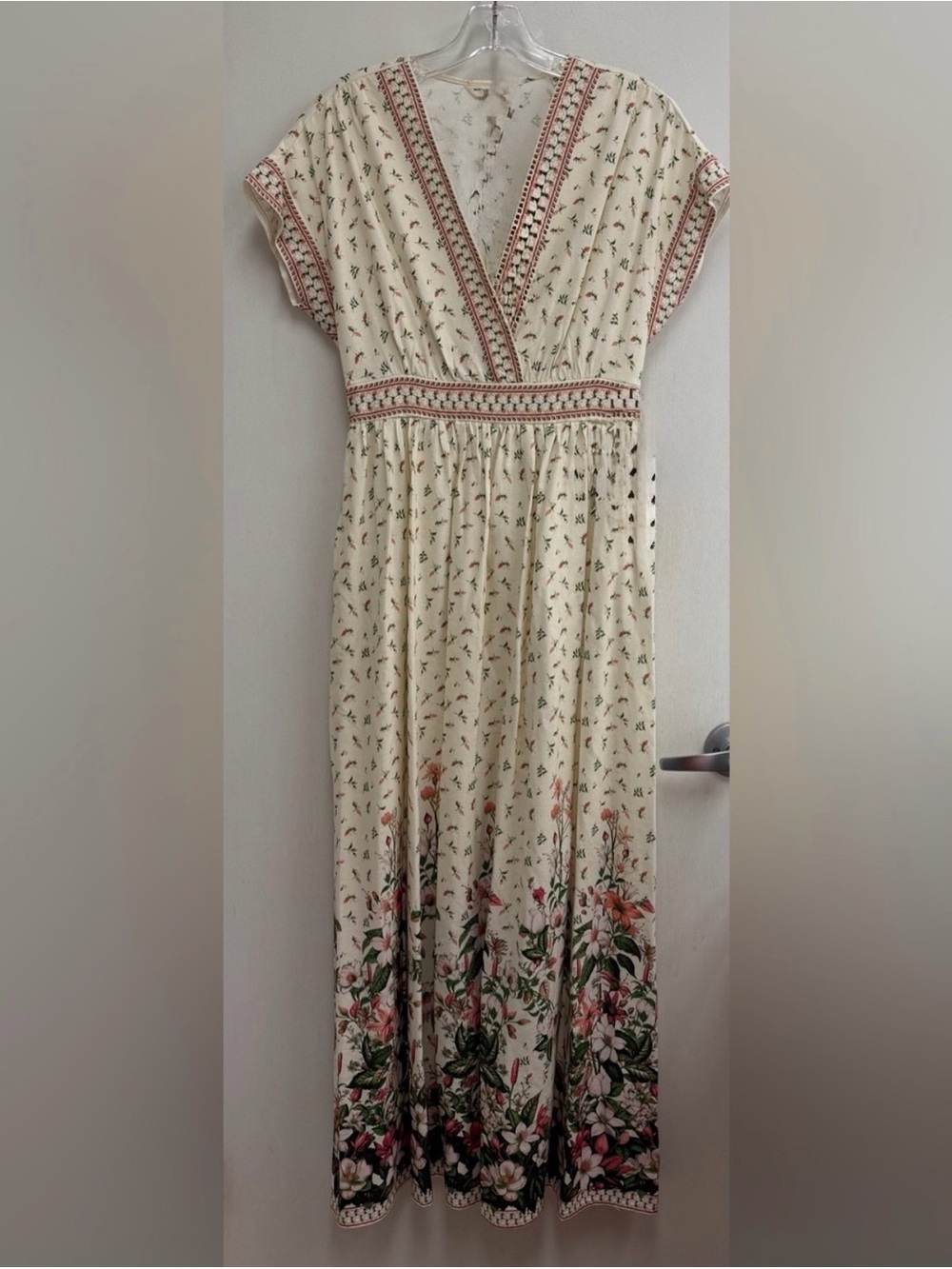 Max Studio Cream Maxi Skirt with Pink & Green Floral Border sz small pockets